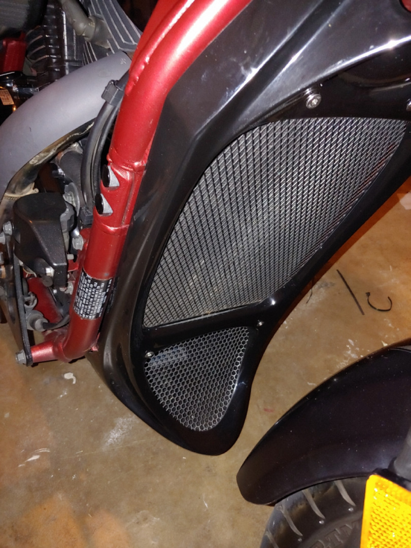 Low and Mean Radiator Shroud