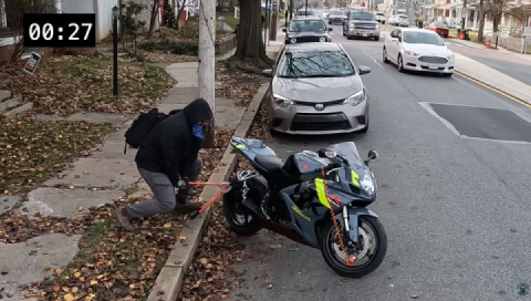 Five Bike Theft Deterrents Get Tested in Real Life, Nobody Steps In