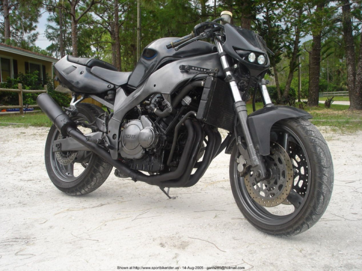 Old Yamaha YZF600R Naked Streetbike Modification