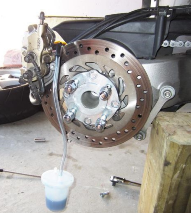 Part 2 - VFR800 VTEC (6th Gen) Brake Bleeding Procedure