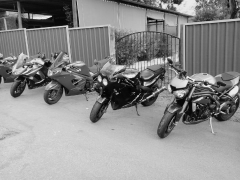 Anyone riding out of Perth tomorrow morning feeling like I be happy to get down to Waroona for lunch