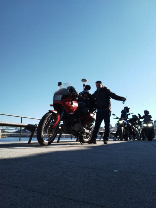 Sunday morning motorcycle generating at Cais de Gaia