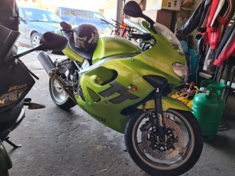 Oil change done, new K&N air filter in, now just needs some full deep clean