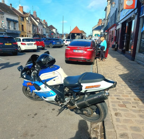 Let's take advantage of this beautiful sunshine to ride,