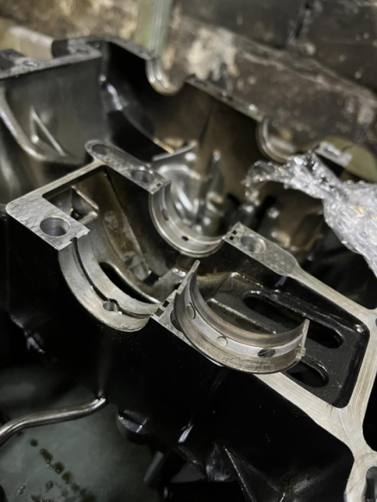 Any1 know where is main bearing colour (location)?