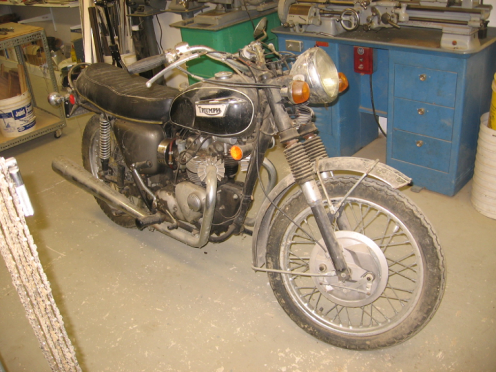 This is a 1971 Triumph Daytona T100R that I bought new in April of 1971 in London.