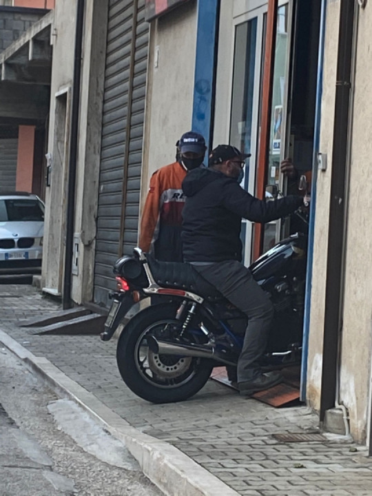 #bolly73 #vf1100c #avontyres #avoncobra