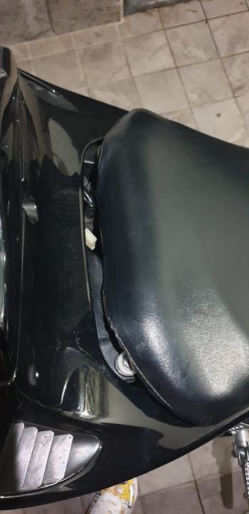 I have a doubt,either it is not his saddle or it is too old,advice