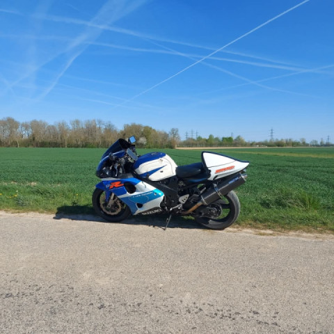 I hope you're enjoying this beautiful day riding your bikes 