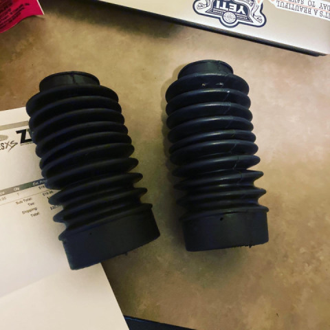 The past week I’ve been gathering lots of goodies for my bike. @motonecustoms @tripmachine @dimecity