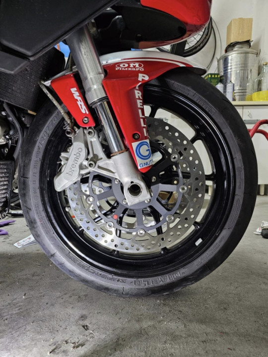 Can any of you help me or know the brembo part number of the caliper ?