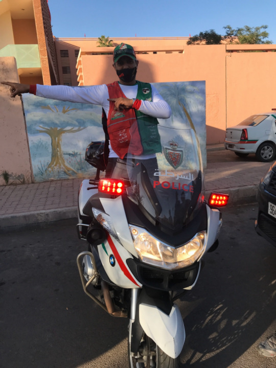 Salut à nos motards pros police