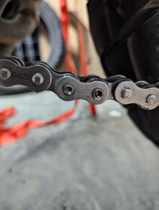 Cracked rivet on chain when installing