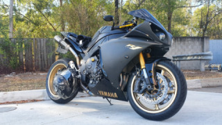 Yamaha YZF R1