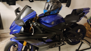 Yamaha YZF R6 - Blue Arrow
