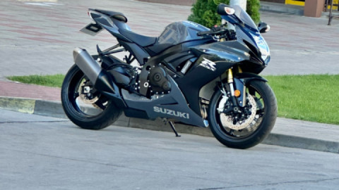 Suzuki GSXR 750 - Noname owned by Andrew
