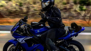 Yamaha YZF R6 - She goes by the name smurfette