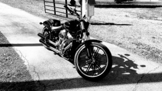 Harley-Davidson Breakout - Luna
