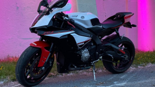 Yamaha YZF R1