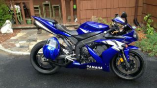 Yamaha YZF R1