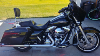 Harley-Davidson Street Glide - Skullz