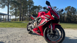 Honda CBR 650R - Red