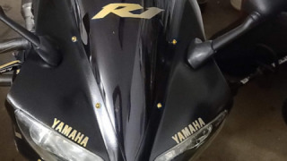 Yamaha YZF R1 - Goldie