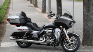 Harley-Davidson Road Glide - Silver Surfer