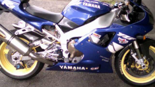 Yamaha YZF R1