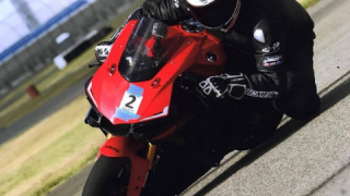 Yamaha YZF R1 - Red R1