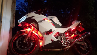 Kawasaki Ninja 400R - Blanco Ghost