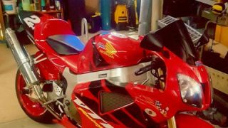 Honda RVT 1000R RC51