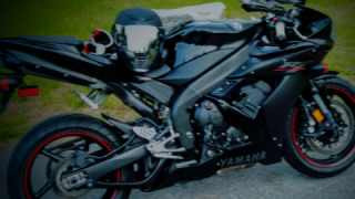 Yamaha YZF R1