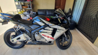 Honda CBR 600RR - Toothless