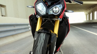 BMW S 1000 R - العورة