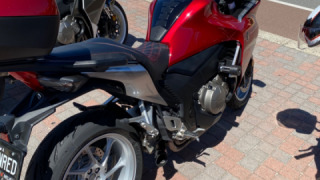 Honda VFR 1200 - Lady in Red