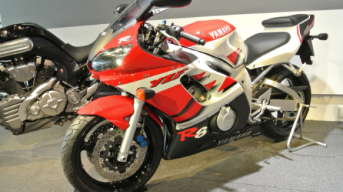 Yamaha YZF R6 – view 2