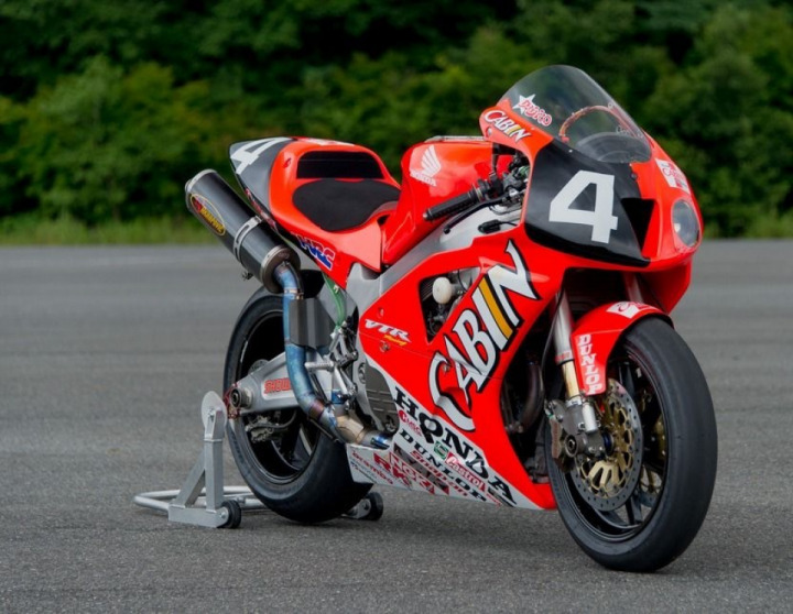 Honda VTR 1000 RC51 and outstanding racers