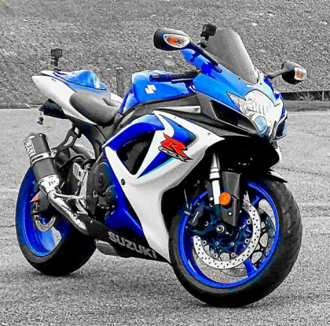 Hi friend's from Moto Riders Universe, I've like you to meet #Flamenca my k6 SuZuKi GSX-R 600.......