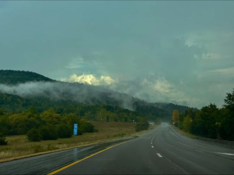 Misty afternoon on Interstate 24