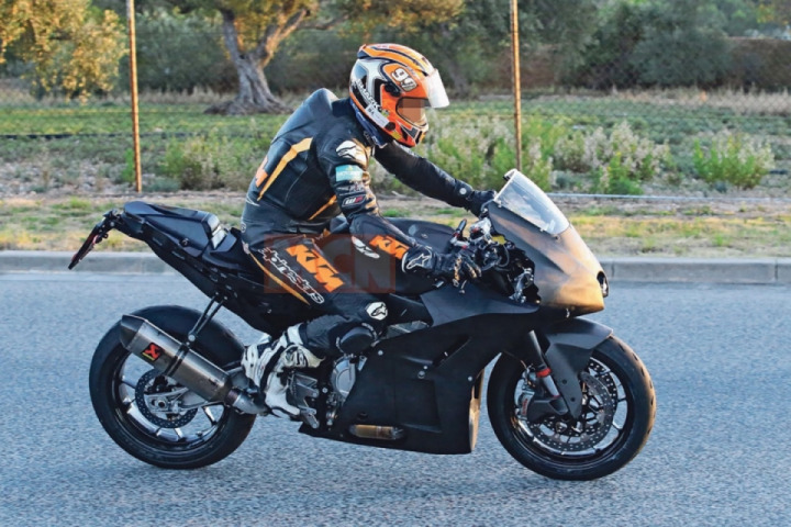 Spy Shots Show New KTM 990 Parallel Twin in Test Phase