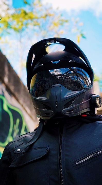 Some ICON " VARIANT BATTLESCAR " action ???