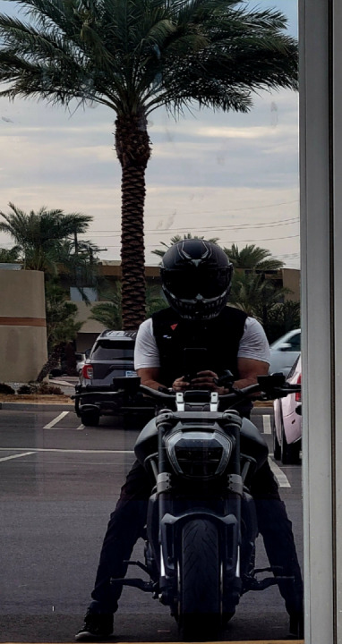 Running errands but first let me take a selfie ?