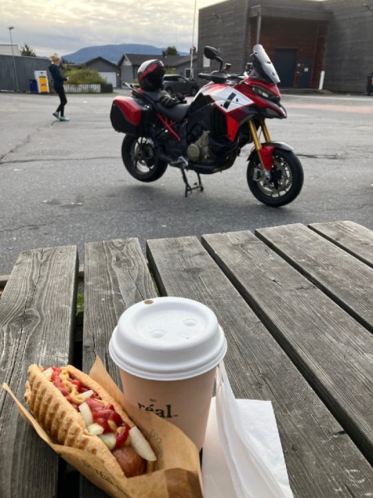 From yesterdays ride. It was 5 c, so needed something to warm me up alitle