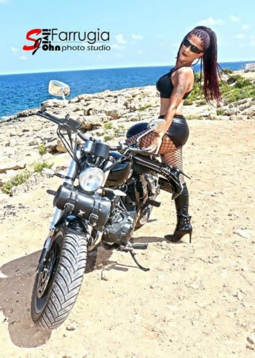 Never been a model? And Don't care if i have a few pounds there and there???