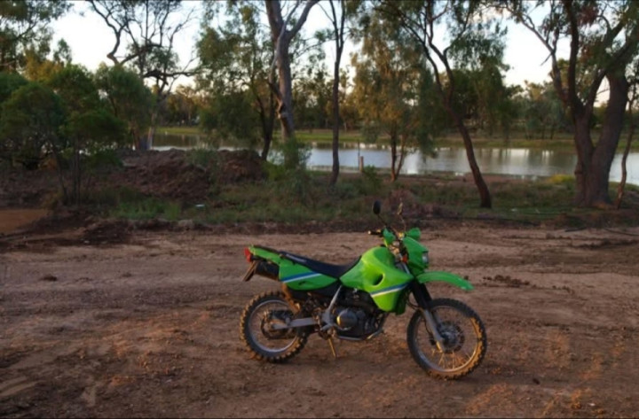 Sitting back this arvo, and the last of the suns rays were reflecting off the mighty KLR650