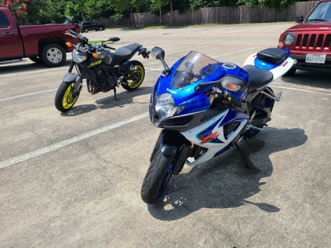 Had a friend from tonit come over on his sick Mt 09 and help work the Ole girl a couple weeks ago