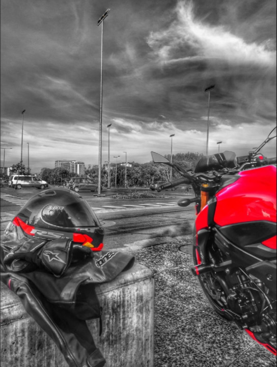 Ridelax of the date . . . ? !