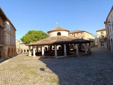 A beautiful 260km road trip under a bright sun