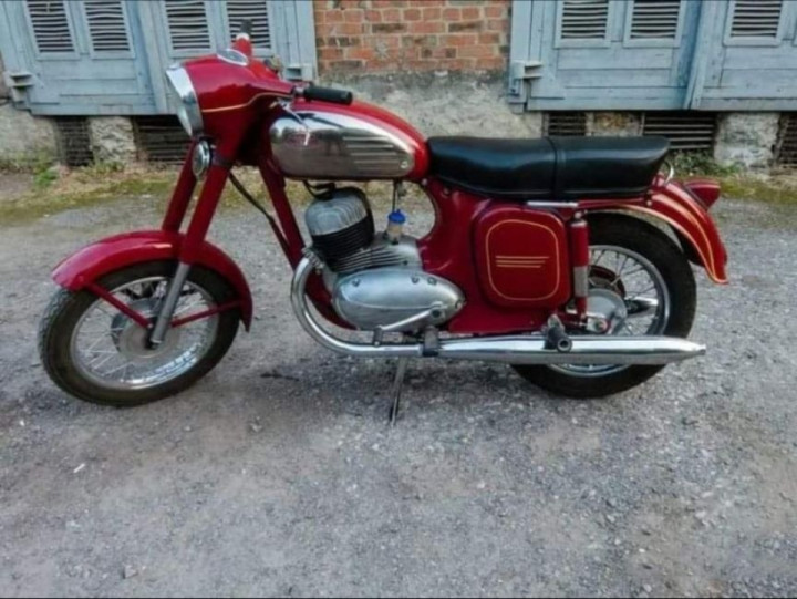 The most beautiful motorcycle of the Soviet period, Jawa 350 360